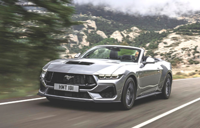 Neuer Ford Mustang in Silber